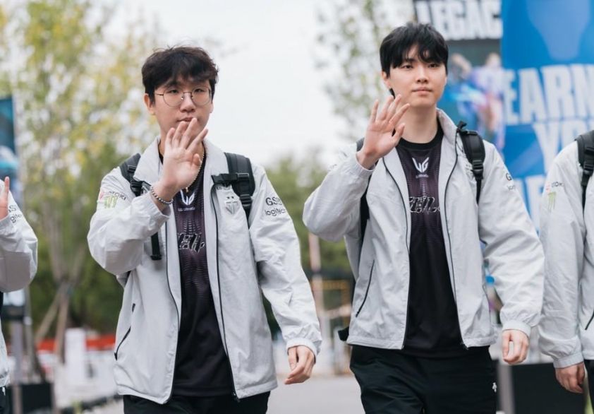 Nhóm 2-1 vòng Swiss CKTG 2025 Các cặp đấu nhóm 2-1 tại Round 4 CKTG 2025