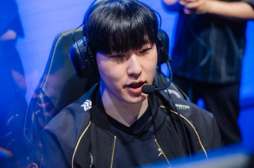 PraY phản ứng khi thấy Zeka chơi Ryze không mua Nước Mắt Nữ Thần