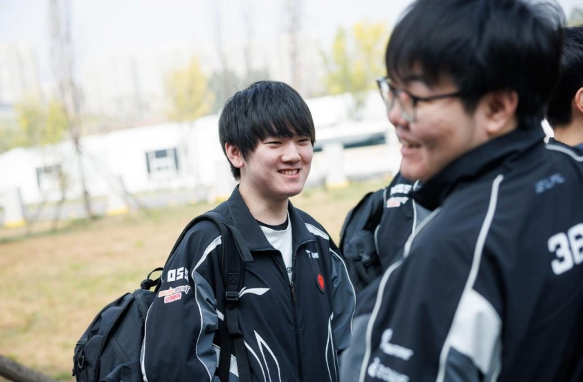 Ngược dòng cảm xúc, TES đá bay BLG khỏi CKTG 2025 TES loại BLG khỏi CKTG 2025