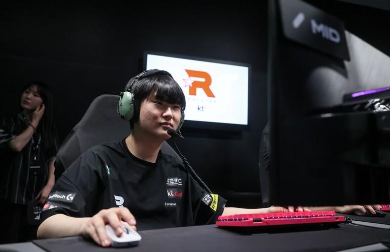 Không cạnh tranh nổi với Gumayusi ở T1, Smash sắp khăn gói sang LPL Đội hình LNG Esports với sự góp mặt của các tài năng trẻ