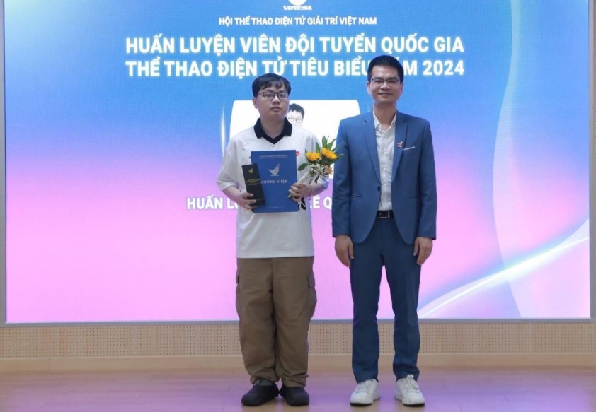 SofM làm huấn luyện viên tại KeSPA Cup