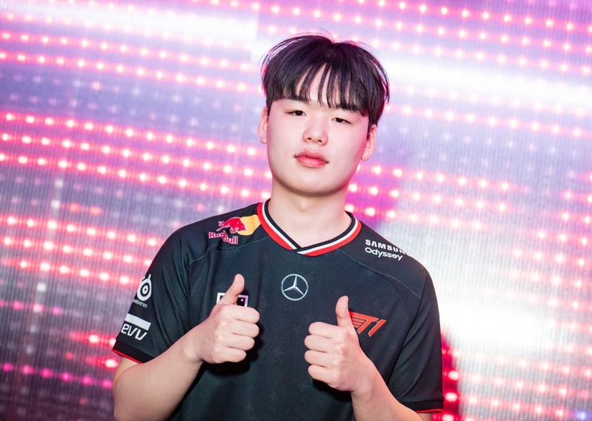 Không cạnh tranh nổi với Gumayusi ở T1, Smash sắp khăn gói sang LPL Smash và Gumayusi trong màu áo T1