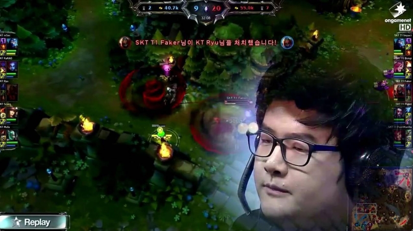 HLV Ryu trong buổi stream cùng đội tuyển